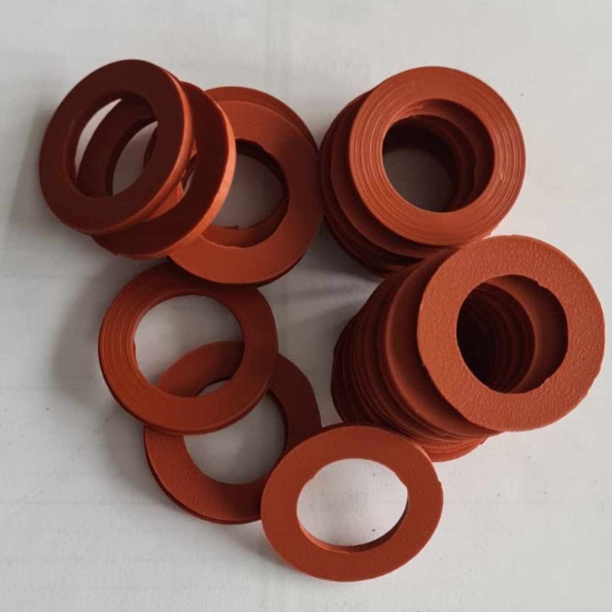 n. 30 Guarnizioni in silicone per collettori acqua dim. 27x17x2mm